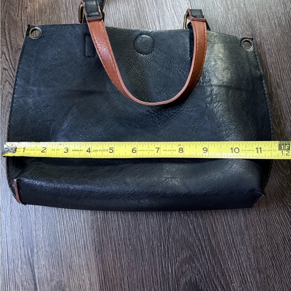 G.H. Bass & Co. Small Purse – Black & Brown – Great Condition - Picture 6 of 6